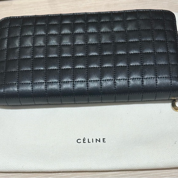 CELINE C Charm Large Zipped
Wallet Round Long Quilted Leather Black - Picture 4 of 6